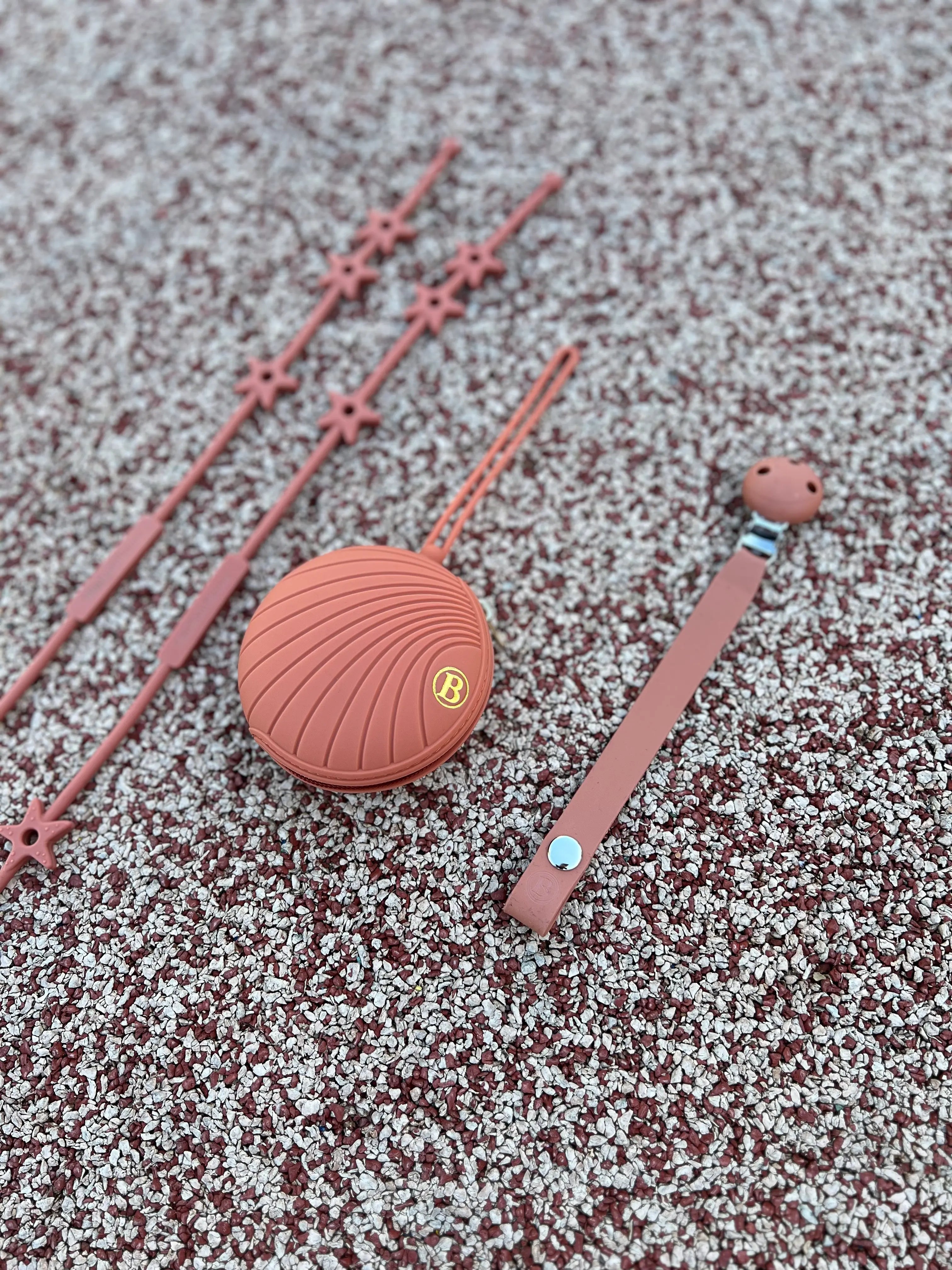 Pack poussette Terracotta Bim Bam Bloom, attache doudou pour poussette en silicone, attache tetine et boite a tetine Bim Bam Bloom.