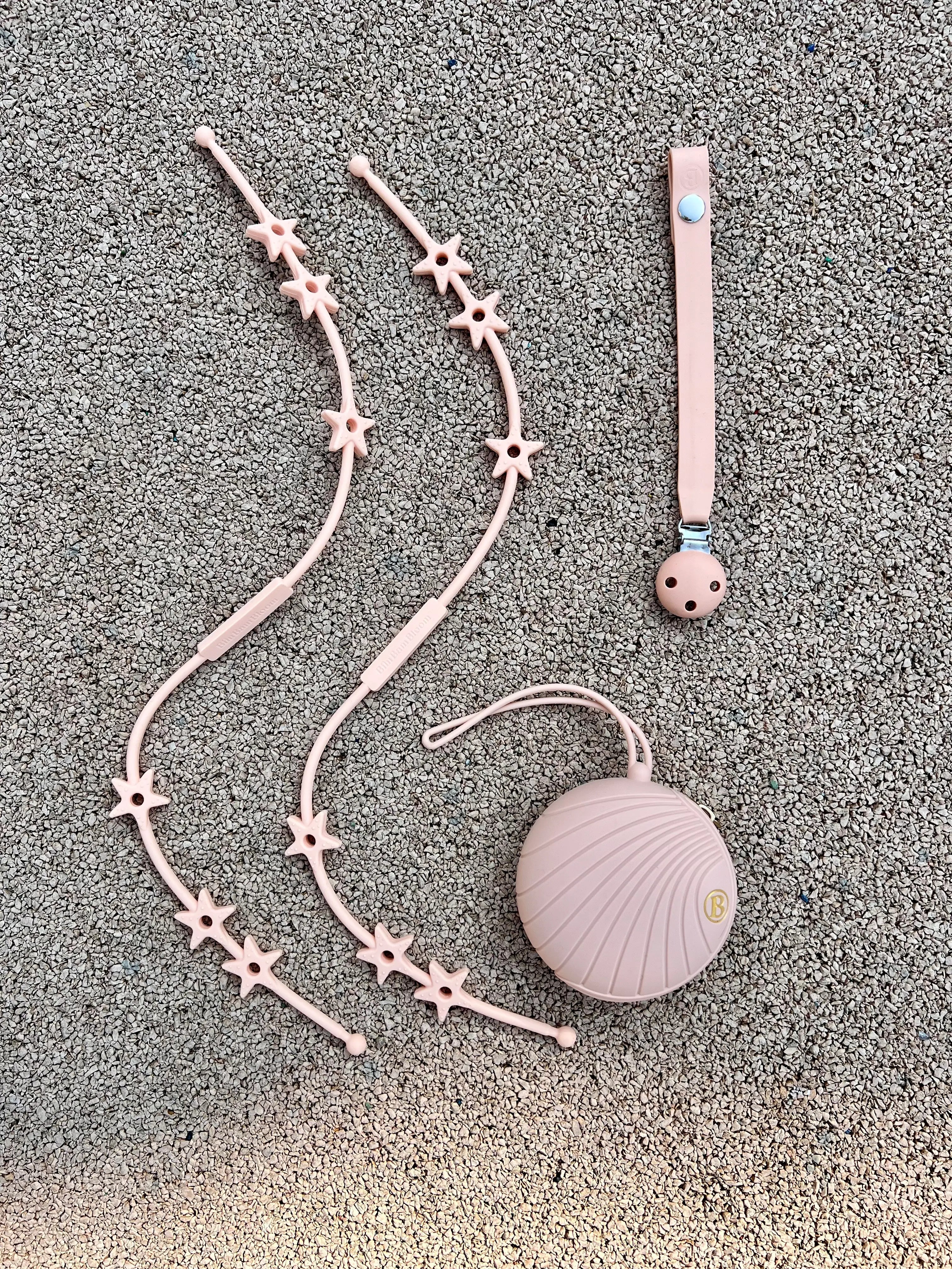 Cadeau de naissance pack poussette Star en silicone Rose Bim Bam Bloom. Attache doudou pour poussette etoile lovie Link, attache tetine et boite a tetine rose